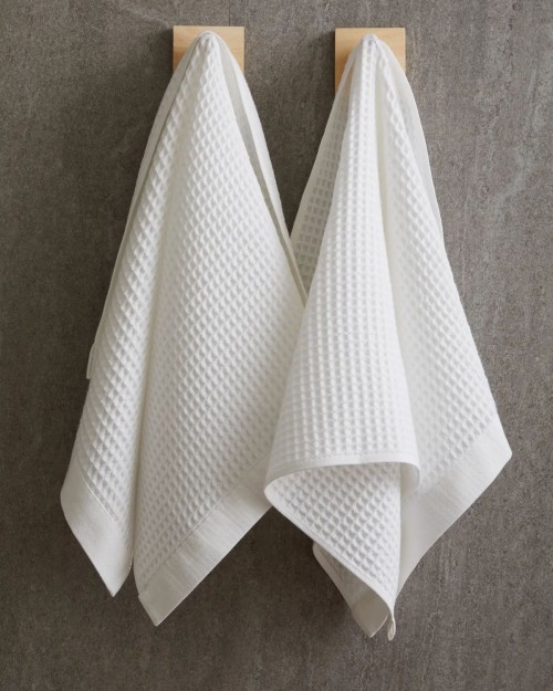 Durable Waffle Hand Towel 400 GSM Size 16 x 28 Inches